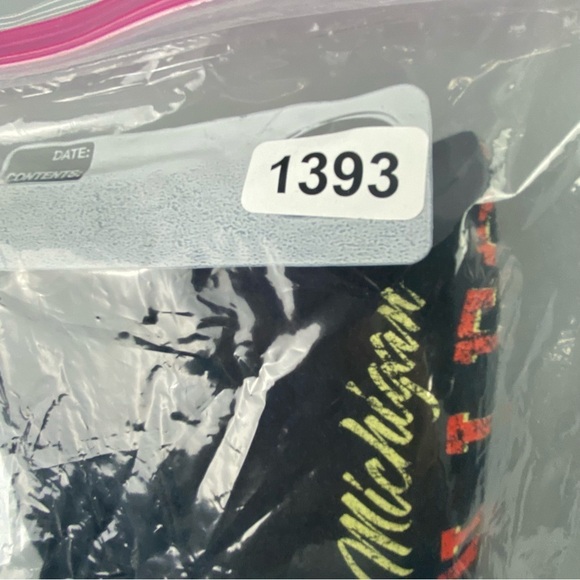 Chevrolet GM logo Detroit Michigan American Legend black red yellow tee sz med - Picture 9 of 9